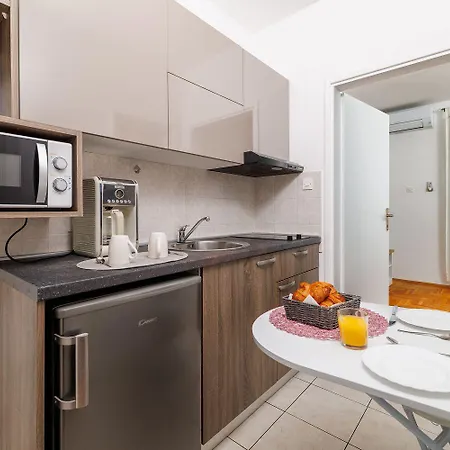 Apartament Malerisches Nur 150 Meter Zum Mit Jacuzzi, Pool, Meerblick, Billard *