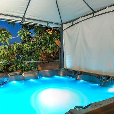 Apartament Malerisches Nur 150 Meter Zum Mit Jacuzzi, Pool, Meerblick, Billard