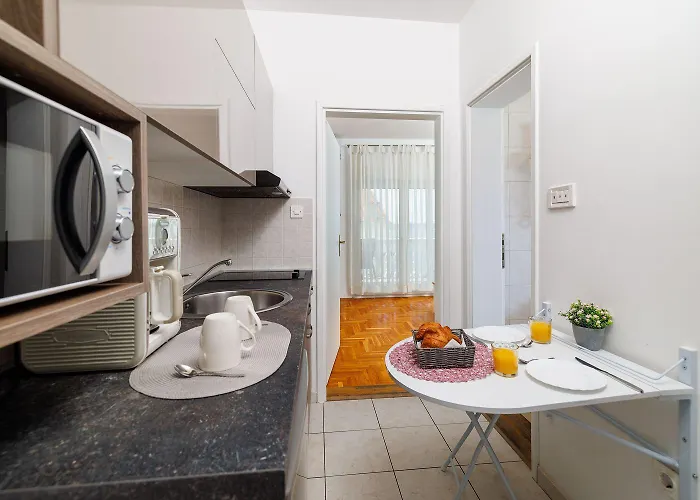 Appartement Malerisches Nur 150 Meter Zum Mit Jacuzzi, Pool, Meerblick, Billard *