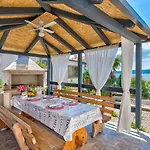 Apartment Malerisches Nur 150 Meter Zum Mit Jacuzzi, Pool, Meerblick, Billard